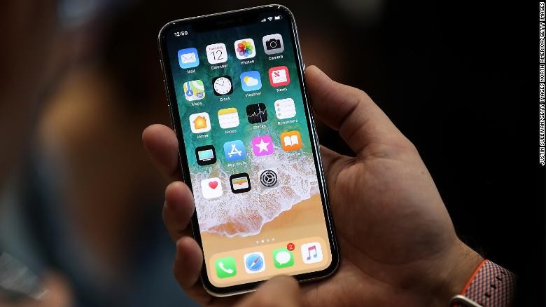 Doanh số iPhone tại thị trường Trung Quốc không được như kỳ vọng, gây ra nhiều khó khăn cho "gã khổng lồ" công nghệ Apple 