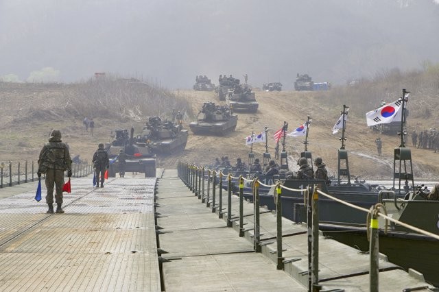 Quân đội Mỹ và Hàn Quốc tham gia diễn tập chung, năm 2016
