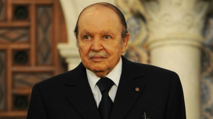 Tổng thống Algeria Abdelaziz Bouteflika rất ít khi xuất hiện trước công chúng kể từ khi bị đột quỵ năm 2013. Ông sẽ sớm chuyển giao quyền lực của mình vào cuối tháng này