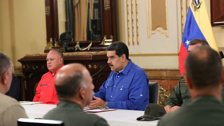 Tổng thống Venezuela Nicolas Maduro trong buổi gặp gỡ các sĩ quan quân đội