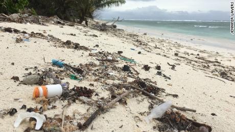 Mảnh rác thải nhựa tại đảo Cocos, nằm ở ngoài khơi xa Australia