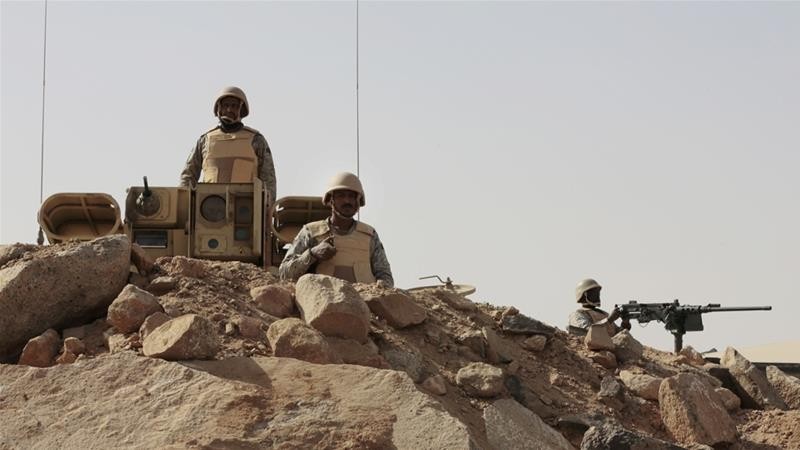 Binh sĩ Saudi Arabia canh gác tại khu vực Najran, nằm trên đường biên giới tiếp giáp Yemen