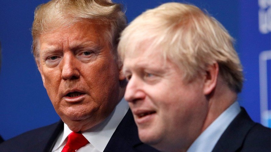 Thủ tướng Anh Boris Johnson và Tổng thống Mỹ Donald Trump trong một hội nghị thượng đỉnh của NATO vào năm 2019 (Ảnh minh họa).