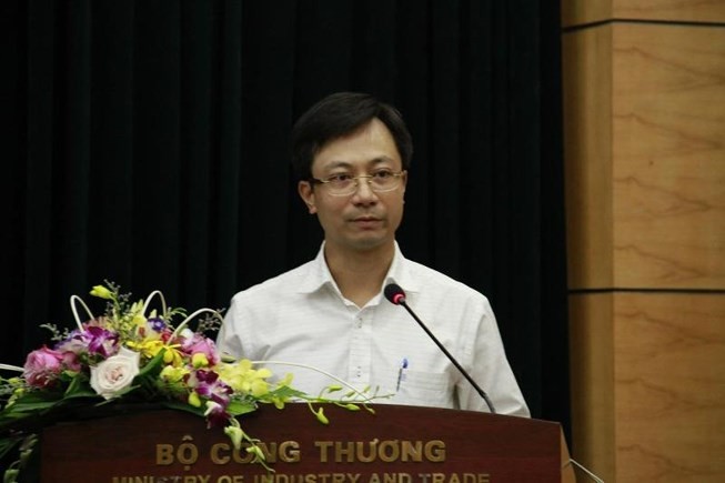 Ông Trần Duy Đông, Vụ trưởng Vụ thị trường trong nước bị phê bình vì để cán bộ đi công tác ở nước ngoài quá thời gian quy định 