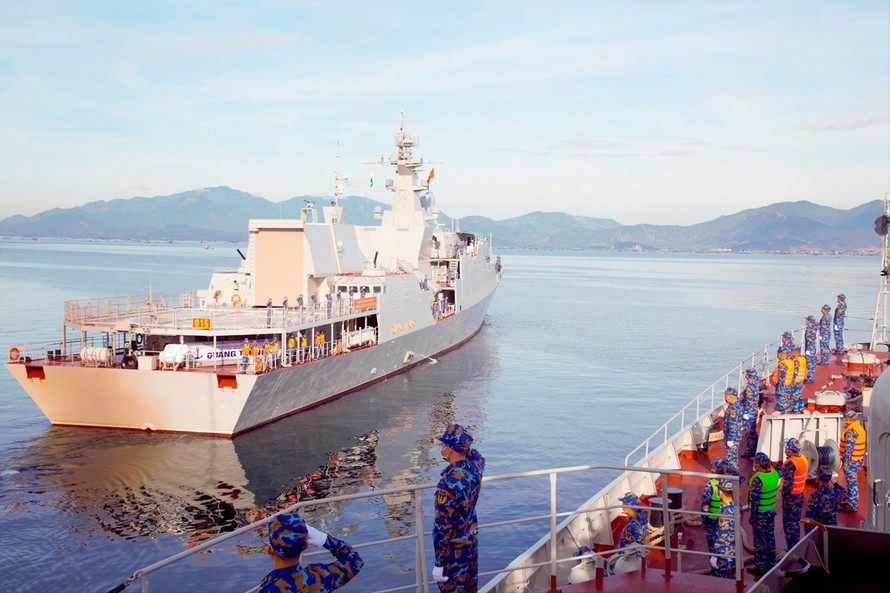 Biên đội tàu Hải quân nhân dân Việt Nam chào tạm biệt quê hương sang Liên bang Nga dự Army Games 2021