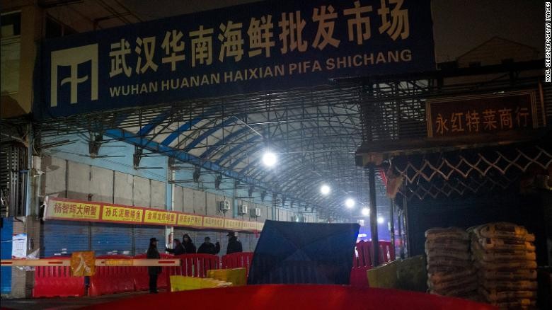 Chợ hải sản Hoa Nam, thành phố Vũ Hán, tỉnh Hồ Bắc, nơi bùng phát COVID-19, bị đóng cửa dài ngày 