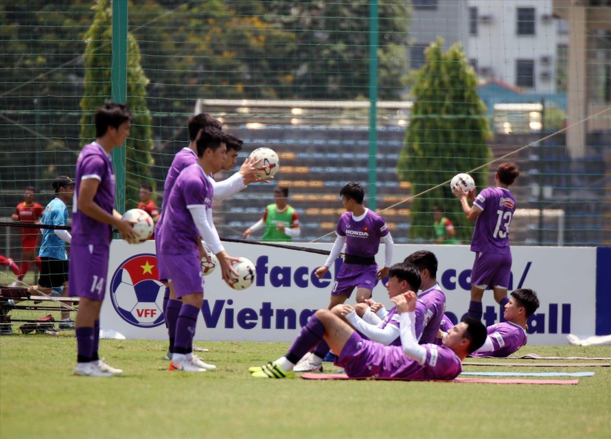 Đội tuyển Việt Nam nỗ lực tập luyện hướng tới giành vé vào vòng loại cuối World Cup 2022. Ảnh: Anh Đoàn 