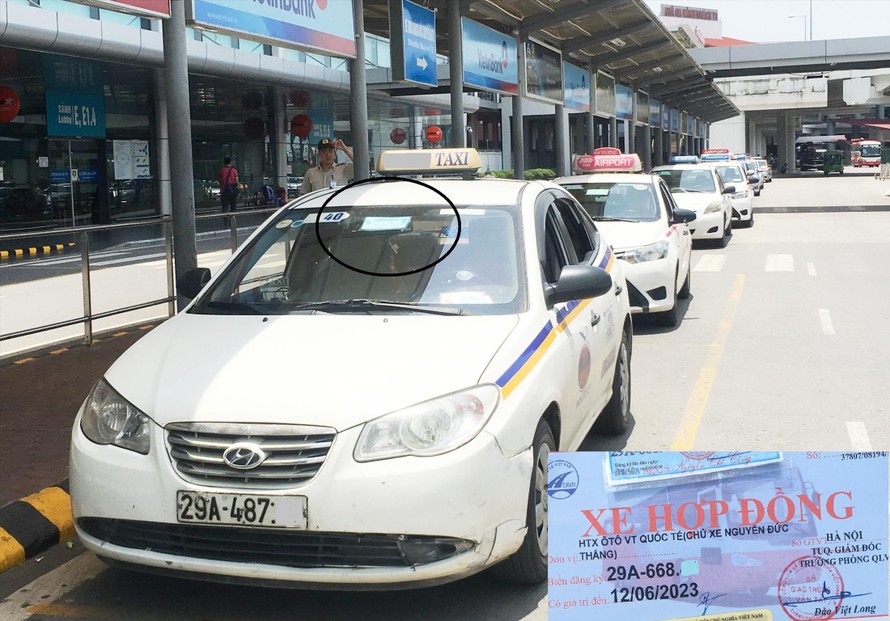 Hà Nội có khoảng 40.000 xe chở khách phải đổi phù hiệu trước 1/7. Nhiều tài xế xe hợp đồng “tố” phải nộp tiền khi đổi từ phù hiệu cũ (ảnh nhỏ) sang mới. Ảnh: A.Trọng