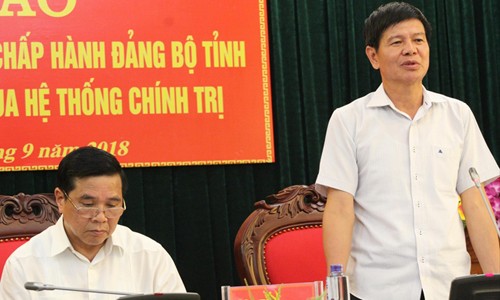 Trưởng Ban Tổ chức Tỉnh ủy Hà Giang Nguyễn Trung Tài trả lời về việc hợp nhất các cơ quan Đảng và chính quyền. Ảnh: Văn Kiên