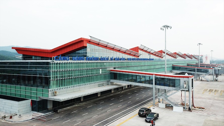 Sân bay Vân Đồn (Quảng Ninh) - sân bay tư nhân đầu tiên của Việt Nam, một trong những dự án điển hình về vốn tư nhân đầu tư vào hạ tầng giao thông 