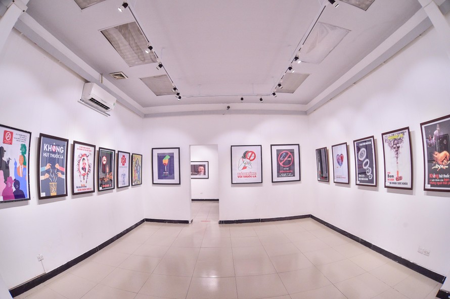 100 bức tranh là những tác phẩm xuất sắc được Ban Giám khảo chọn lọc trưng bày tại Trung Tâm Triển Lãm Văn Hóa Nghệ Thuật Việt Nam.