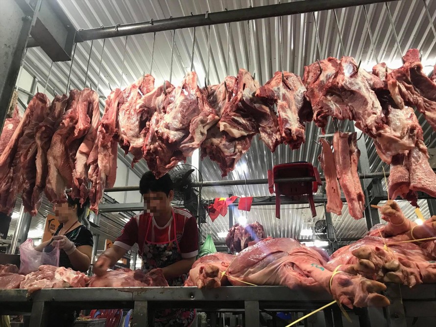 Tiêu thụ thịt heo giảm nhưng giá vẫn tăng