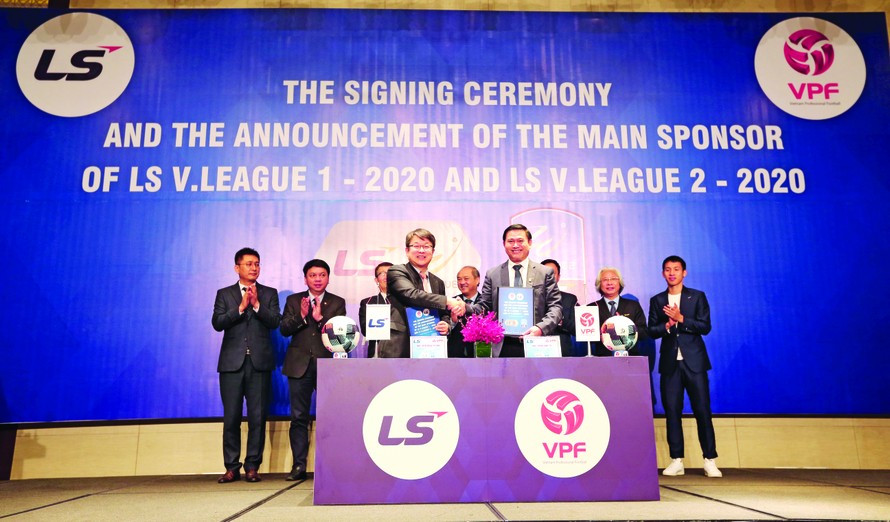 LS trở thành nhà tài trợ thứ 3 cho V-League trong vòng 3 năm. Ảnh: VPF 