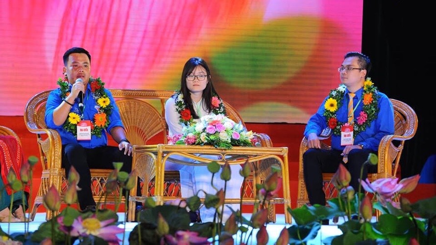 Bác sỹ Nguyễn Ngọc Sang, Nguyễn Phương Thảo và Nguyễn Hữu Hào (từ phải sang trái) tại chương trình giao lưu. Ảnh: Hoàng Mạnh Thắng
