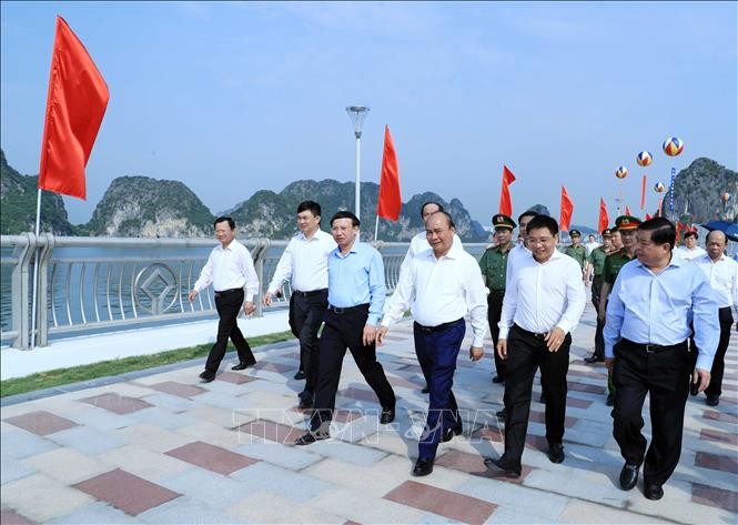 Thủ tướng Nguyễn Xuân Phúc dự Lễ khánh thành cầu Bài Thơ và đường bao biển Trần Quốc Nghiễn, thành phố Hạ Long