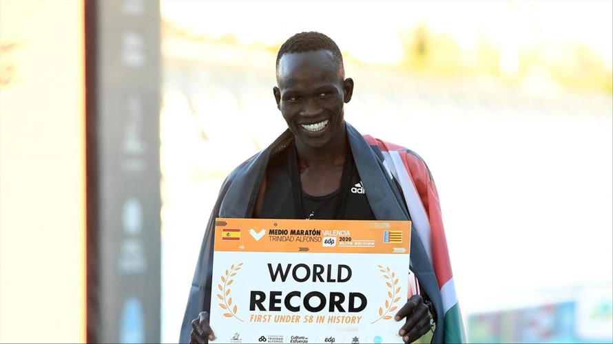 Kibiwott Kandie được thưởng “nóng” 70.000 euro cho kỷ lục mới 