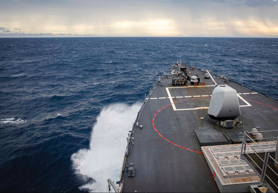 Tàu USS John McCain của Mỹ trong một lần hiện diện ở biển Đông. Ảnh: US Navy