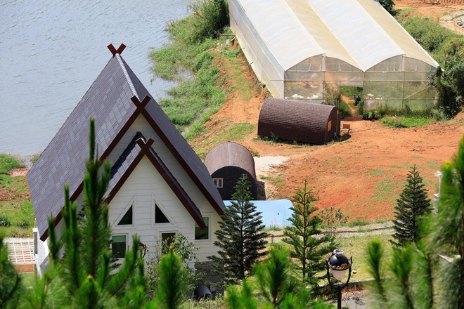 19 căn nhà gỗ xây dựng không phép ven Hồ Tuyền Lâm 