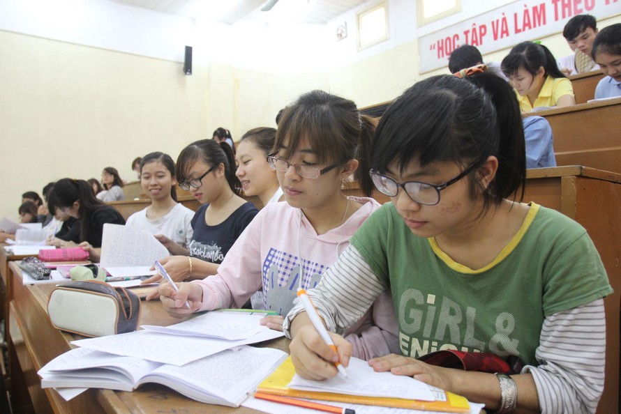 Sinh viên Đại học Quốc gia Hà Nội trên giảng đường. ảnh: hồng vĩnh