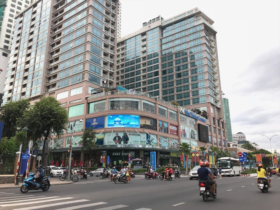 Khu “đất vàng” số 20 Trần Phú được tỉnh Khánh Hòa giao cho Cty Hoàn Cầu Nha Trang thực hiện Dự án Trung tâm thương mại khách sạn Nha Trang Center. Ảnh Đình Du