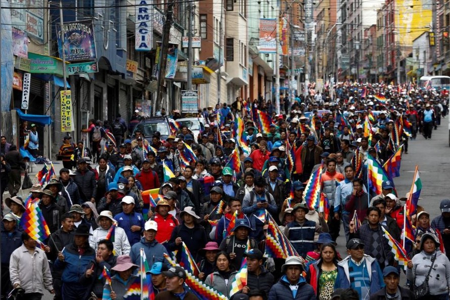 Người ủng hộ ông Morales đổ về thủ đô La Paz. Ảnh: Reuters 