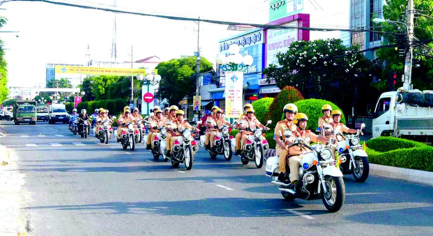 Cảnh sát giao thông Kiên Giang ra quân làm nhiệm vụ