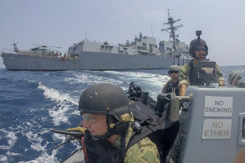 Lính Mỹ trong một lần tập luyện ở biển Đông (Ảnh: Hải quân Mỹ/IBT)