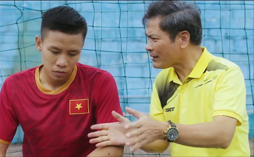 Thủ quân tuyển Việt Nam Quế Ngọc Hải trong đoạn quảng cáo bị VFF xác định vi phạm bản quyền đội tuyển 