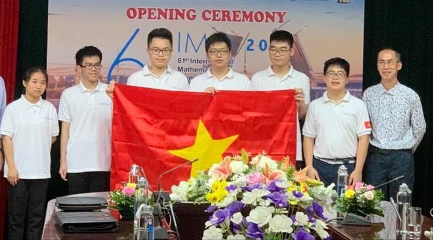 Đội tuyển Olympic Toán học Việt Nam 2020 giành 2 Huy chương Vàng, 1 Huy chương Bạc, 2 Huy chương Đồng. Ảnh:  Nghiêm Huê