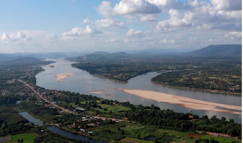 Quang cảnh sông Mekong đoạn giáp với Thái Lan và Lào nhìn từ Nong Khai, Thái Lan 