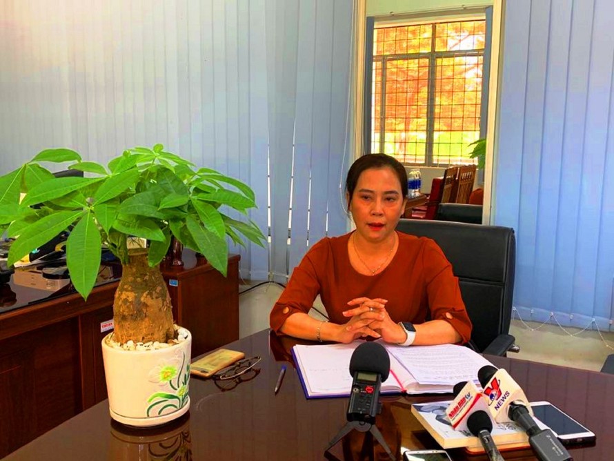Bà Huỳnh Thị Kim Huệ, hiệu trưởng trường THPT Chu Văn An