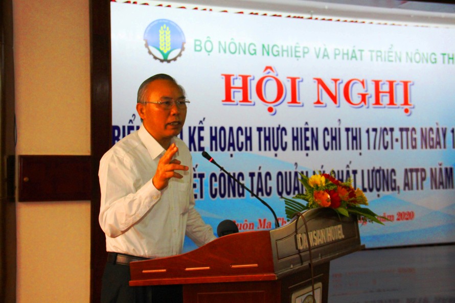Thứ trưởng Bộ NN&PTNT Phùng Đức Tiến phát biểu khai mạc hội nghị
