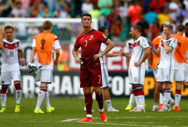 Ronaldo từng 4 lần ôm hận trước Đức