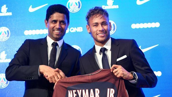 Neymar là thương vụ gây tranh cãi lớn của Paris SG.