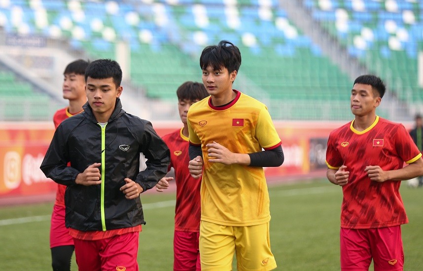Thủ môn ‘hot boy’ Cao Văn Bình quyết đưa U20 Việt Nam vào tứ kết