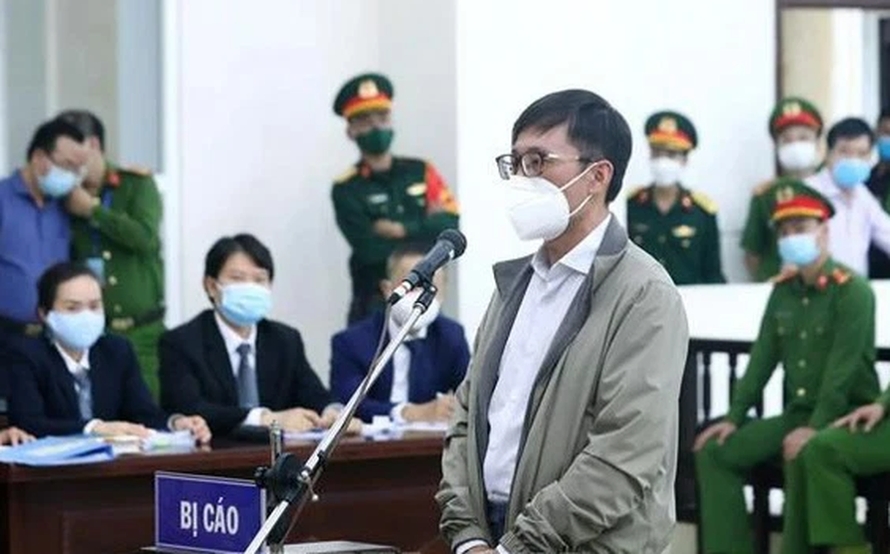 Ông Nguyễn Duy Linh tại tòa sơ thẩm.
