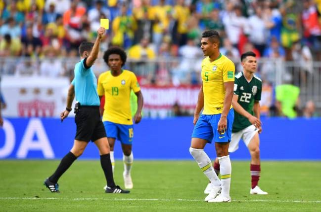 Casemiro bị treo giò ở tứ kết World Cup 2018