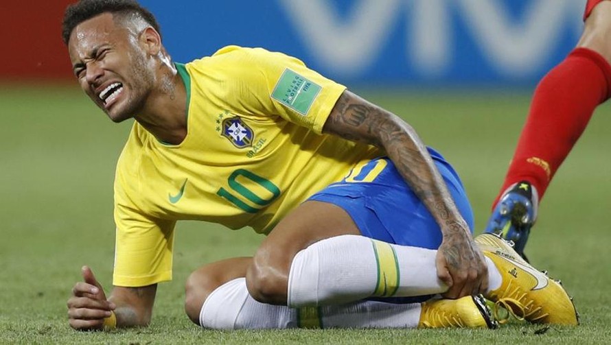 Neymar thừa nhận ăn vạ ở World Cup 2018