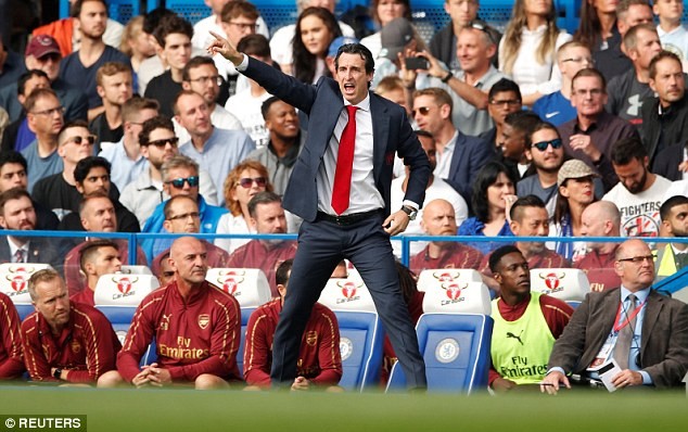 HLV Unai Emery không lo lắng khi Arsenal thua cả 2 trận đầu mùa