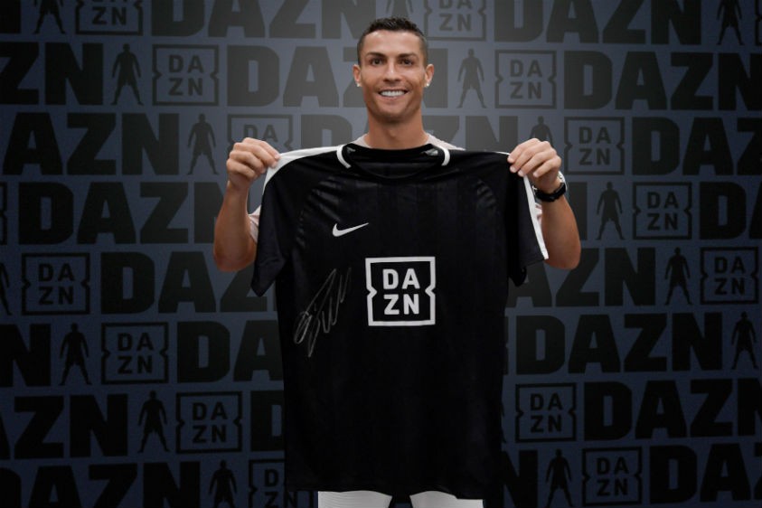 Cristiano Ronaldo trong buổi phỏng vấn với DANZ.