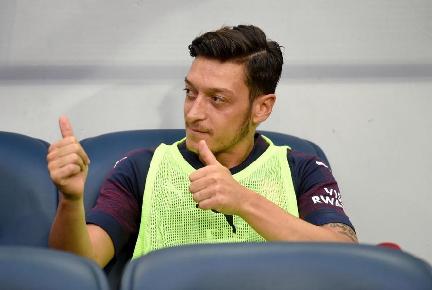 Mesut Ozil không hài lòng với HLV Emery