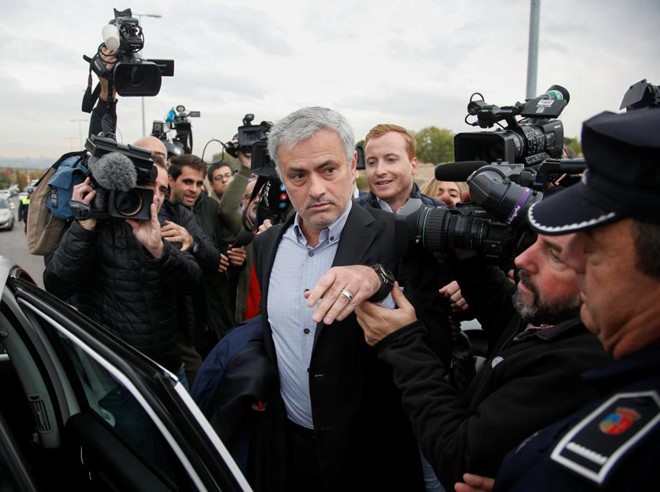HLV Mourinho lãnh án 1 năm tù vì trốn thuế