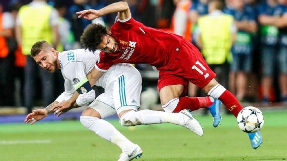 Sergio Ramos bị dọa giết vì làm Salah chấn thương