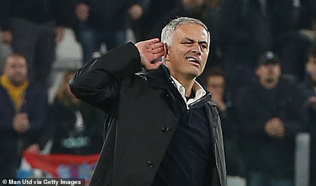 HLV Jose Mourinho gây hấn với Juventus