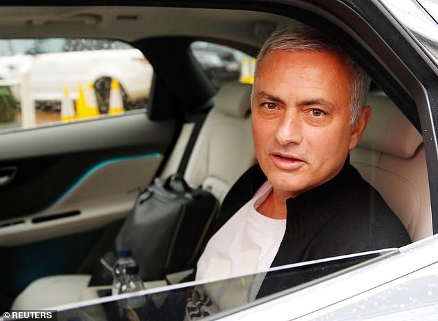 Jose Mourinho tạo ra bầu không khí độc hại ở M.U