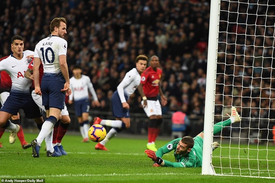 VIDEO: Mục kích 11 pha cứu thua siêu hạng của De Gea trước Tottenham