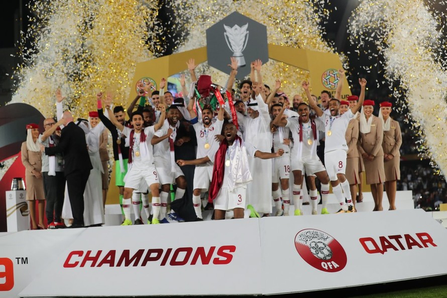 Qatar lần đầu tiên vô địch Asian Cup với hàng loạt kỷ lục