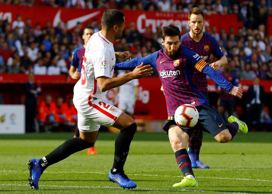 Lionel Messi tỏa sáng rực rỡ trước Sevilla