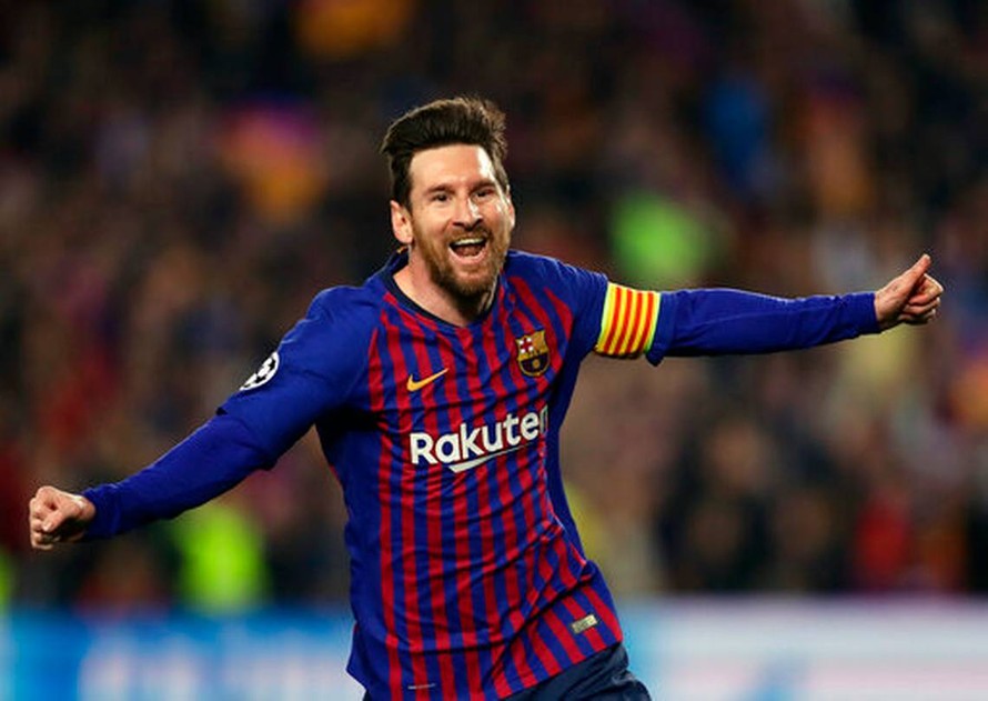  Lionel Messi vừa lập cú đúp giúp Barca đè bẹp M.U