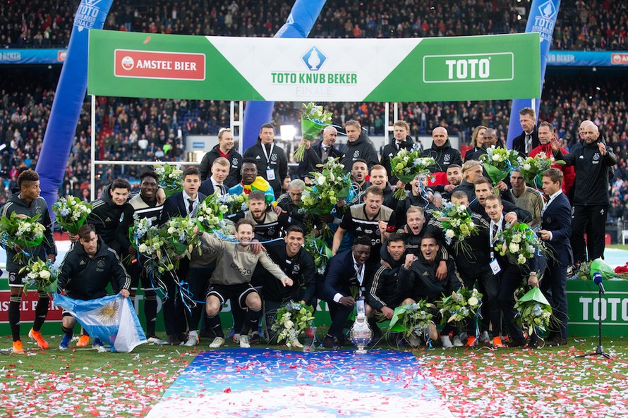 Ajax giành danh hiệu đầu tiên ở mùa giải 2018-19